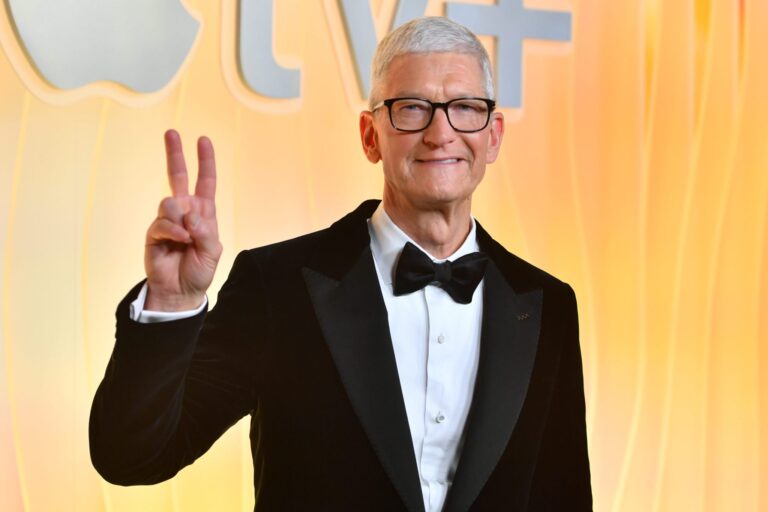 Apple just named its next CEO—and Tim Cook is passing down the same advice Steve Jobs once gave him