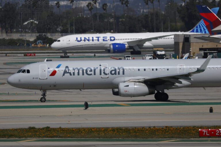 United CEO has pitched possible combination with rival American