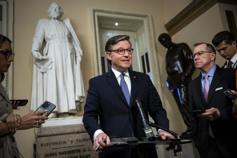 House approves bill to fund DHS after warnings of the TSA running out of funds, but leaves out ICE