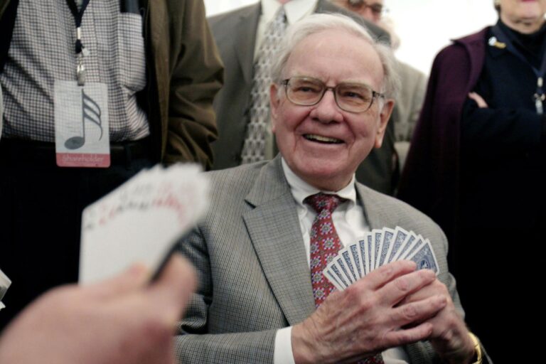 You should pick your credit card perks like Warren Buffett picks his stocks, TD Bank exec says