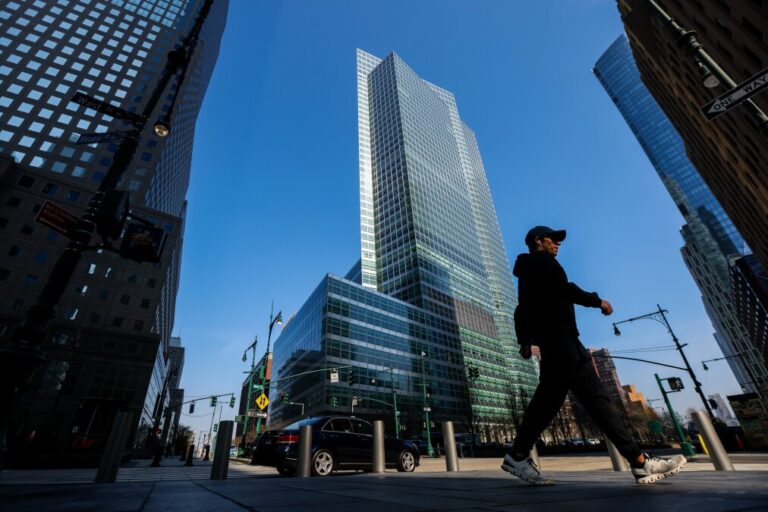 Goldman extends borrowing run with $6.5 billion bond sale