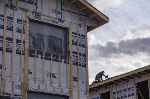 CMHC reports annual pace of housing starts in April up from March