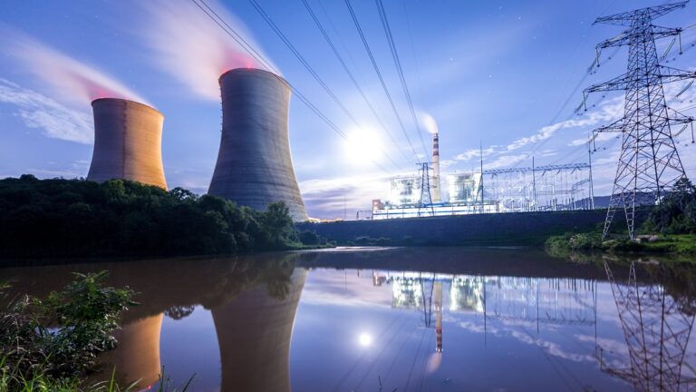 SpaceX and This Nuclear Stock Could Turn $10,000 Into a Fortune