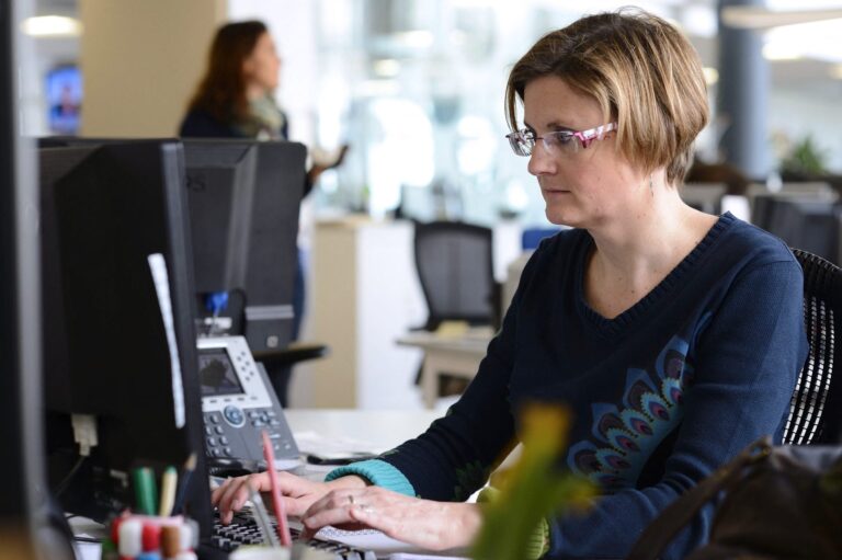 ‘It’s just his AI and my AI going back and forth’: how ‘social offloading’ erodes work relationships