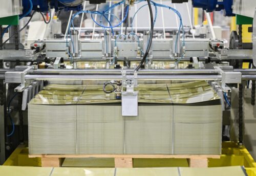 U.S. to halve tariffs on Canadian steel, aluminum in trade deal