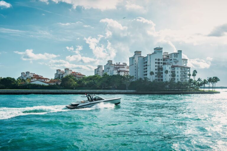 Billionaires are flocking to these 3 Florida localities—here’s how much they save in state taxes