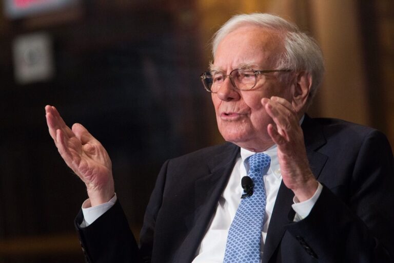 Warren Buffett’s Warning Could Haunt Wall Street in 2027. History Says the Stock Market Could Make a Big Move.