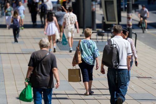 Canadian retail sales rebound set to continue in September
