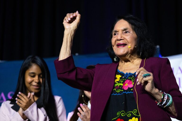 Dolores Huerta, who turned ‘Sí, se puede’ into a rallying cry for generations, dies at 96