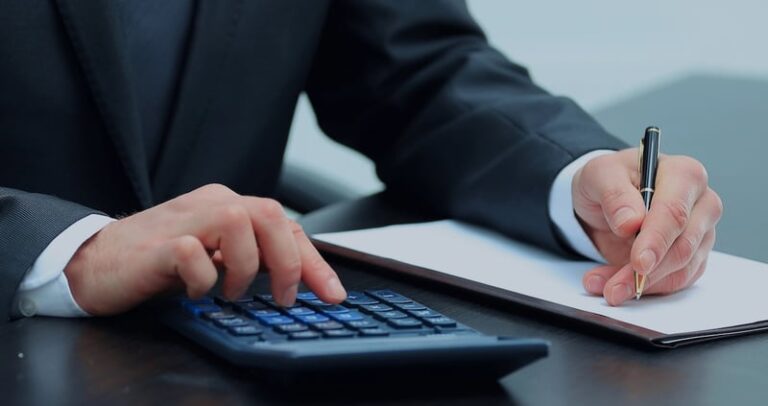 Best Student Loan Refinance Rates for October 22, 2026: Credible Leads At 3.95%