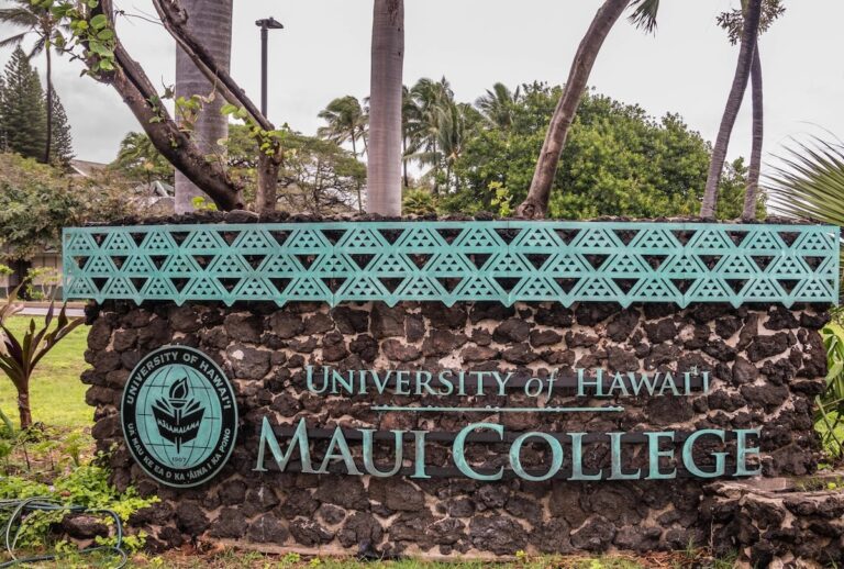 University Of Hawaiʻi Opens All 10 Campuses, Including UH Mānoa, To Seniors With No Application